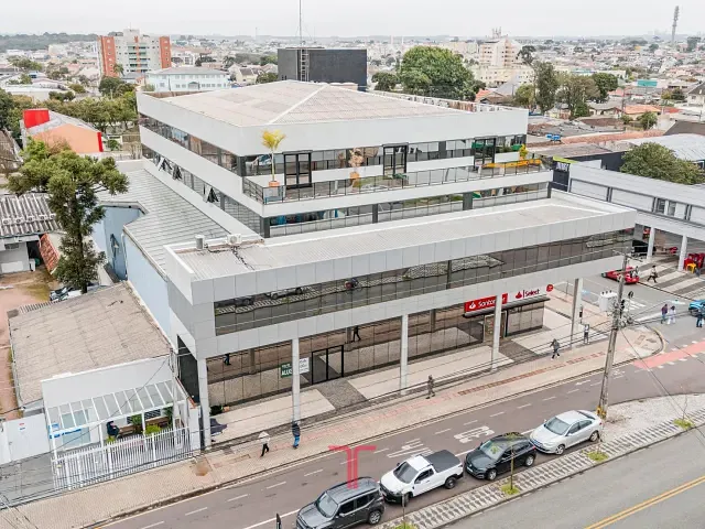Loja com 500m², para alugar, no bairro Capão Raso em Curitiba
