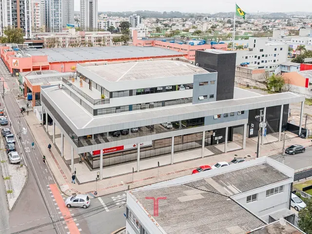 Loja com 500m², para alugar, no bairro Capão Raso em Curitiba