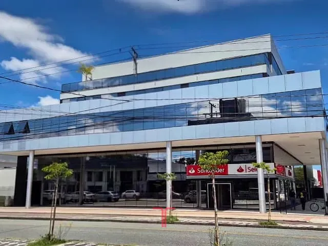 Loja com 500m², para alugar, no bairro Capão Raso em Curitiba