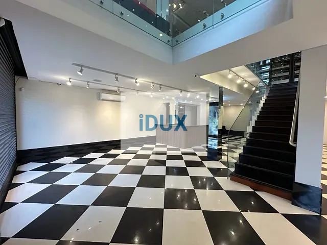 Loja com 400m², à venda ou para alugar, no bairro Alto da Rua XV em Curitiba