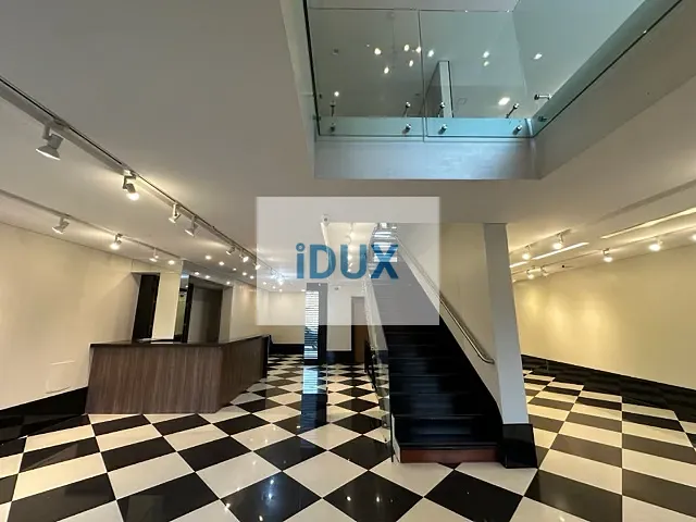 Loja com 400m², à venda ou para alugar, no bairro Alto da Rua XV em Curitiba