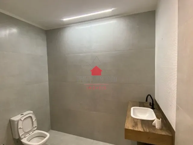 Loja com 200m², para alugar, no bairro Centro em Nova Friburgo