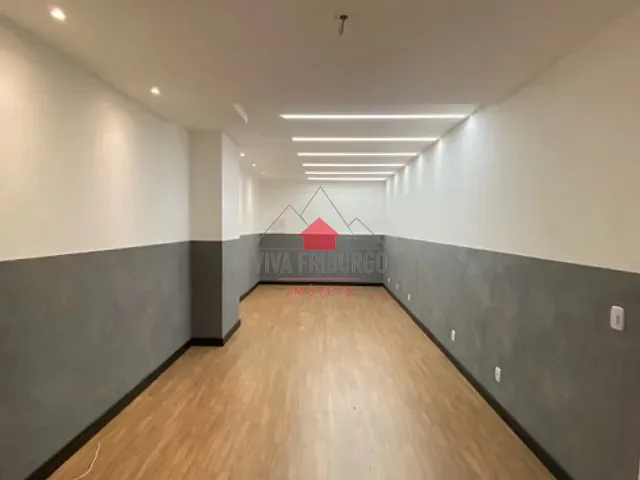 Loja com 200m², para alugar, no bairro Centro em Nova Friburgo