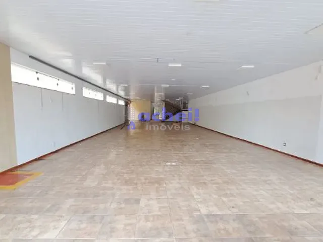 Loja com 600m², para alugar, no bairro Centro em Rondonópolis