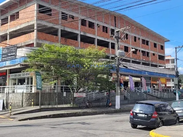 Loja com 30m², para alugar, no bairro Corrêas em Petrópolis