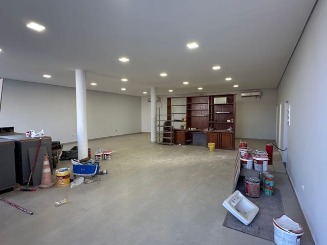 Loja com 140m², para alugar, no bairro Jardim Vitória em Cambé