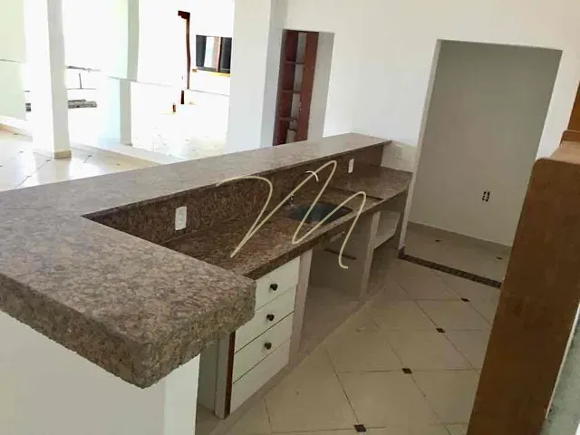 Loja com 500m², para alugar, no bairro Pontal em Ilhéus