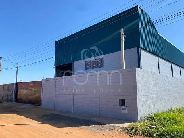 Loja com 600m², à venda ou para alugar, no bairro São Benedito da Capelinha (Zona Rural) em São Benedito