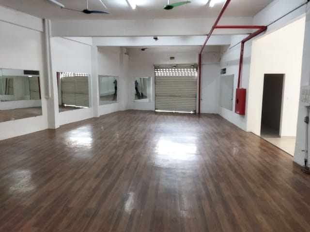 Loja com 220m², à venda ou para alugar, no bairro Vale do Ipê em Juiz de Fora