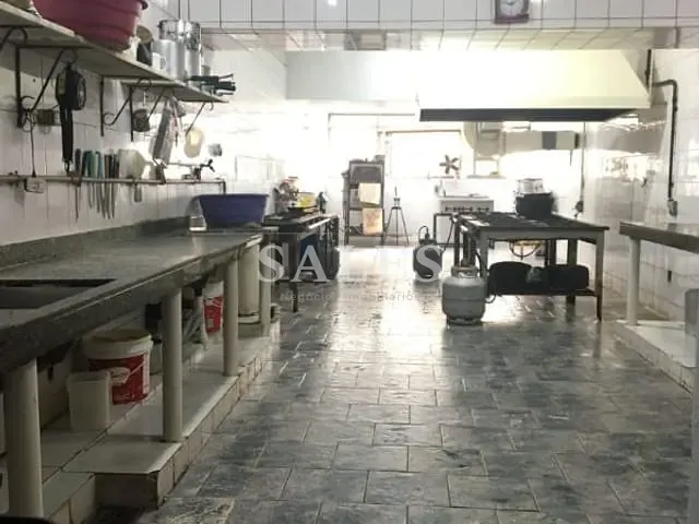 Loja à venda, no bairro Poço Rico em Juiz de Fora