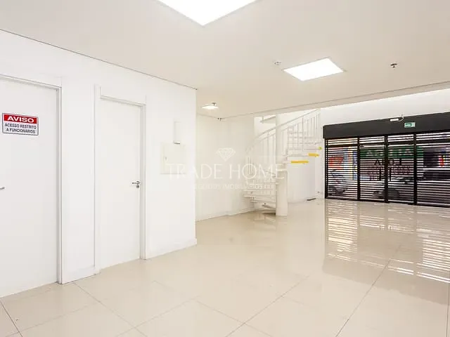Loja com 87m², à venda, no bairro Centro em Curitiba