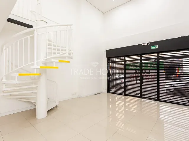 Loja com 87m², à venda, no bairro Centro em Curitiba
