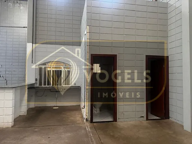 Galpão / Barracão com 360m², para alugar, no bairro Centro em Holambra