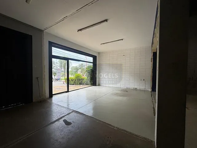 Galpão / Barracão com 360m², para alugar, no bairro Centro em Holambra