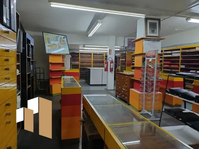 Loja com 292m², à venda, no bairro República em São Paulo