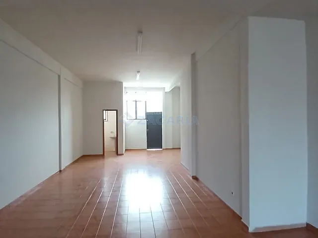 Loja para alugar, no bairro Centro em Apucarana