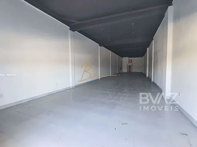 Loja com 200m², para alugar, no bairro Centro em Cabo Frio