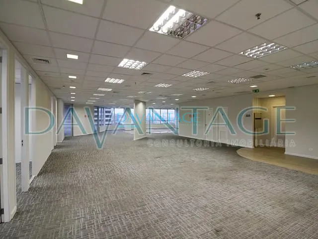 Loja com 379m², para alugar, no bairro Alphaville Industrial em Barueri