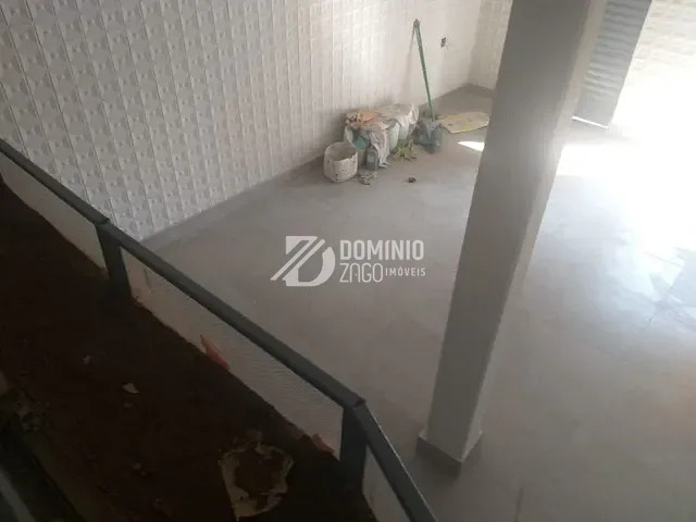 Loja com 225m², para alugar, no bairro Nossa Senhora da Abadia em Uberaba