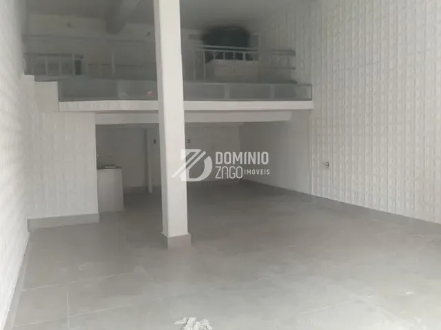 Loja com 225m², para alugar, no bairro Nossa Senhora da Abadia em Uberaba