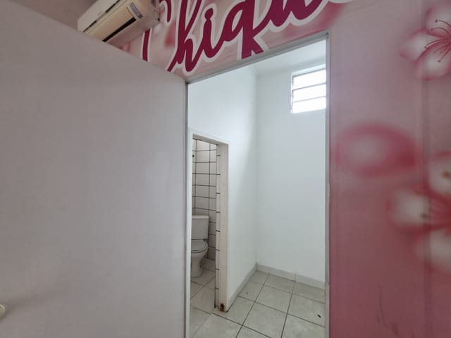 Loja com 30m², para alugar, no bairro Centro em Pindamonhangaba