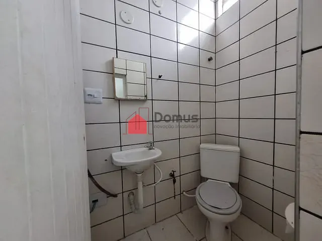 Loja com 30m², para alugar, no bairro Centro em Pindamonhangaba