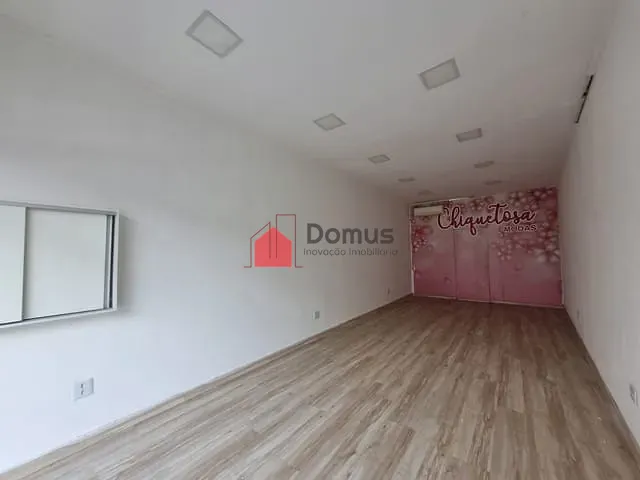 Loja com 30m², para alugar, no bairro Centro em Pindamonhangaba