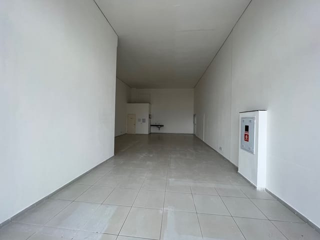 Loja com 201m² 1 quarto e 1 banheiro, à venda, no bairro Igapó em Londrina