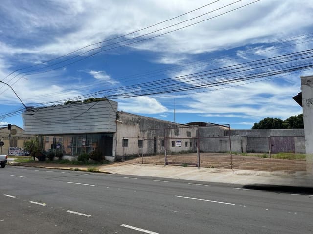 Loja com 1239m², à venda ou para alugar, no bairro Centro em Araçatuba