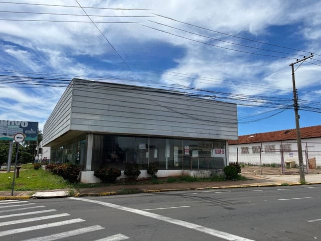 Loja com 1239m², à venda ou para alugar, no bairro Centro em Araçatuba