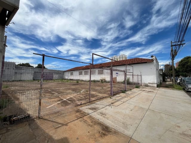 Loja com 1239m², à venda ou para alugar, no bairro Centro em Araçatuba