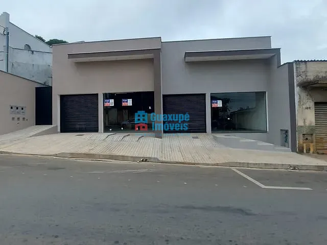 Conjunto comercial com 400m², para alugar, no bairro CENTRO em GUAXUPÉ