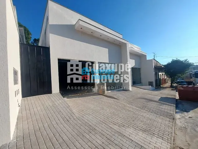Conjunto comercial com 400m², para alugar, no bairro CENTRO em GUAXUPÉ