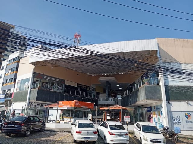 Loja à venda ou para alugar, no bairro Vila Laura em Salvador