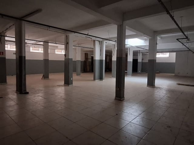 Loja com 370m², para alugar, no bairro Jardim Ana Eliza em Londrina