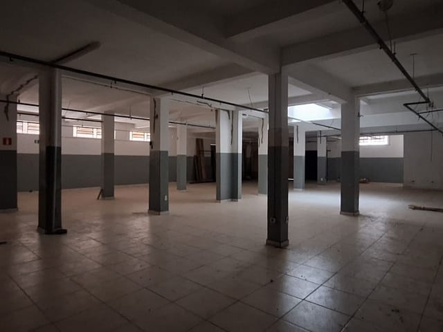 Loja com 370m², para alugar, no bairro Jardim Ana Eliza em Londrina