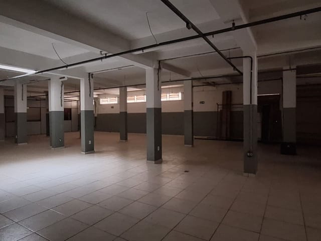 Loja com 370m², para alugar, no bairro Jardim Ana Eliza em Londrina