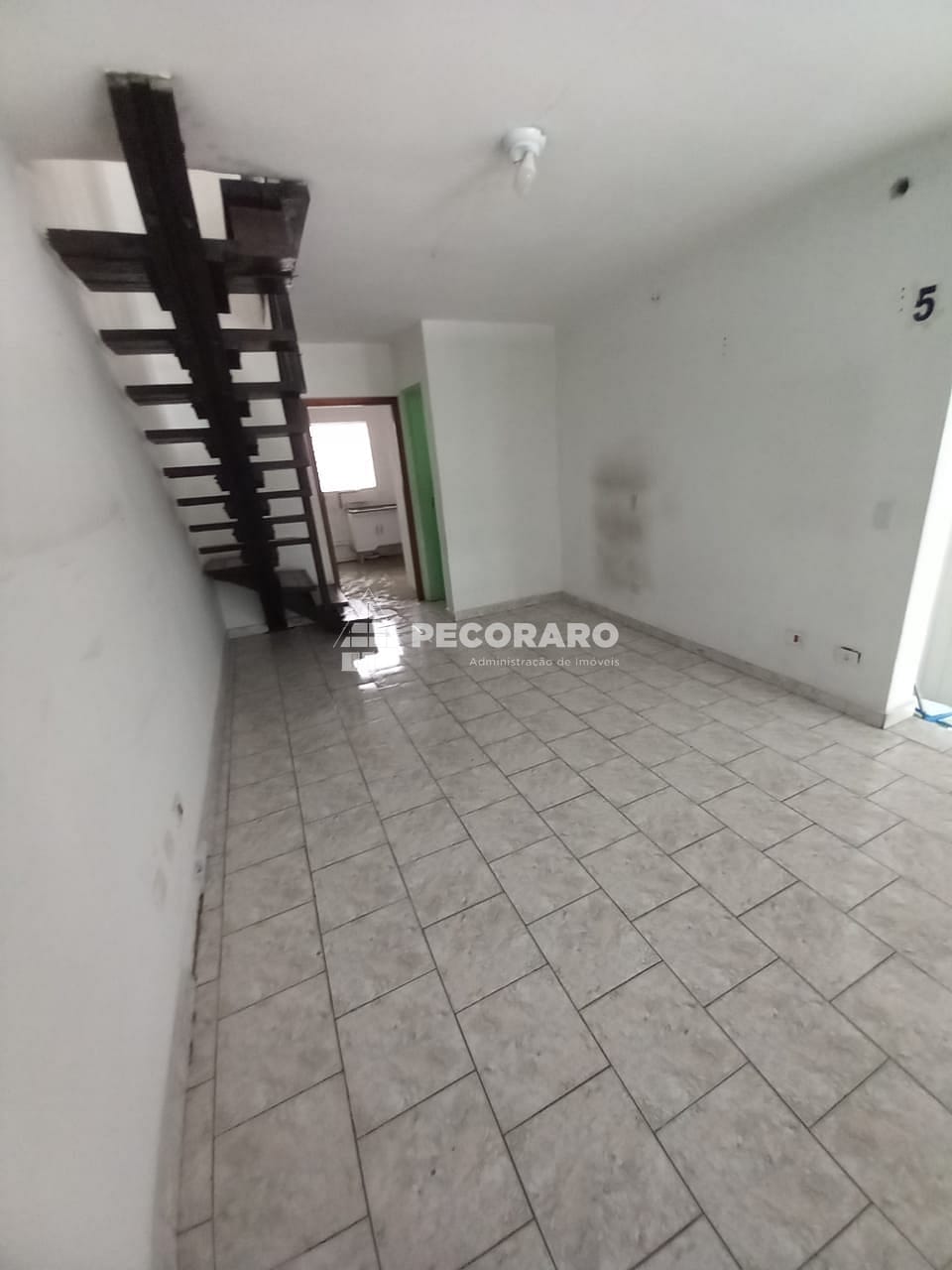 Casa para alugar com 2 quartos, 101m² - Foto 5