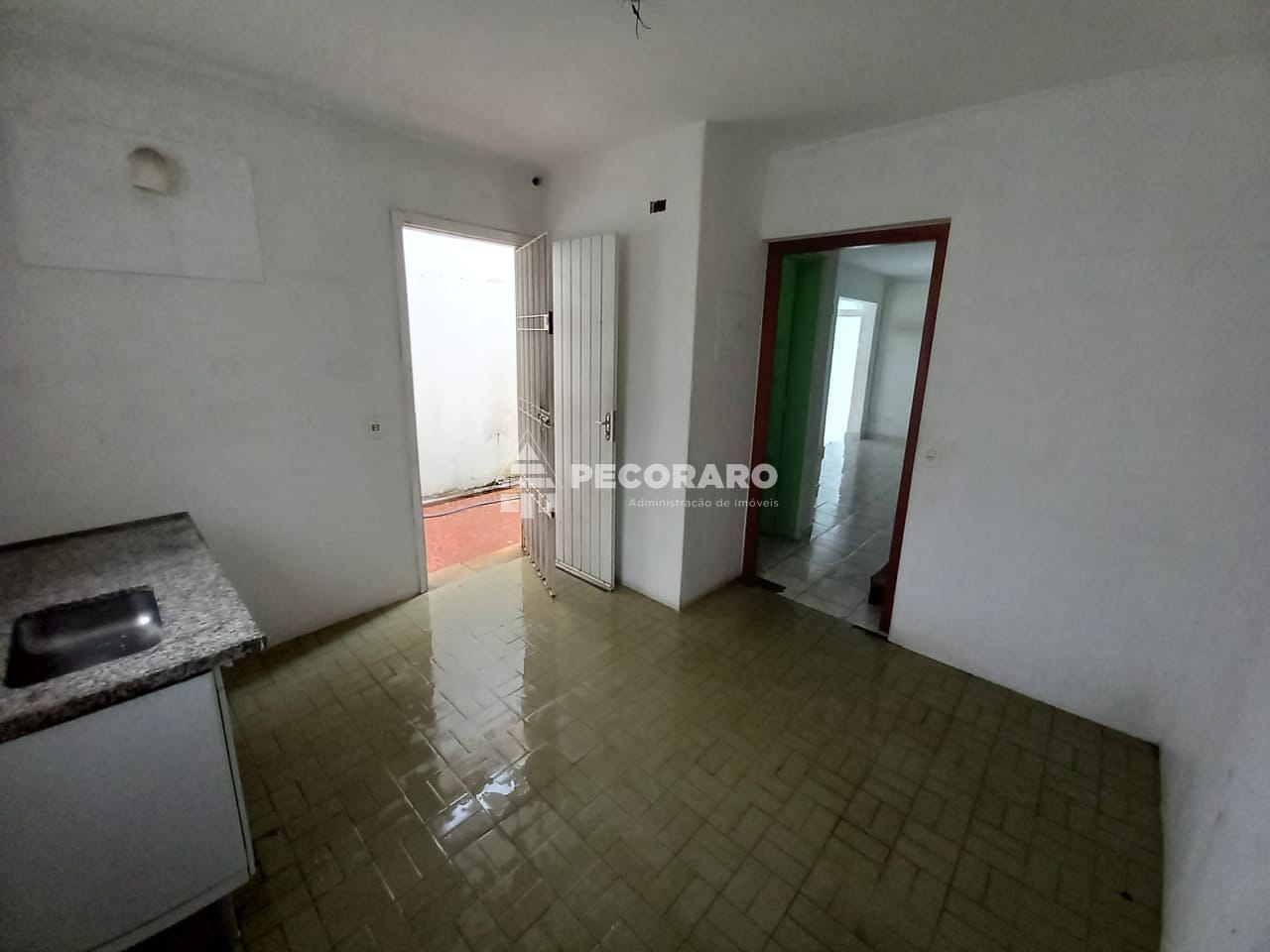 Casa para alugar com 2 quartos, 101m² - Foto 8