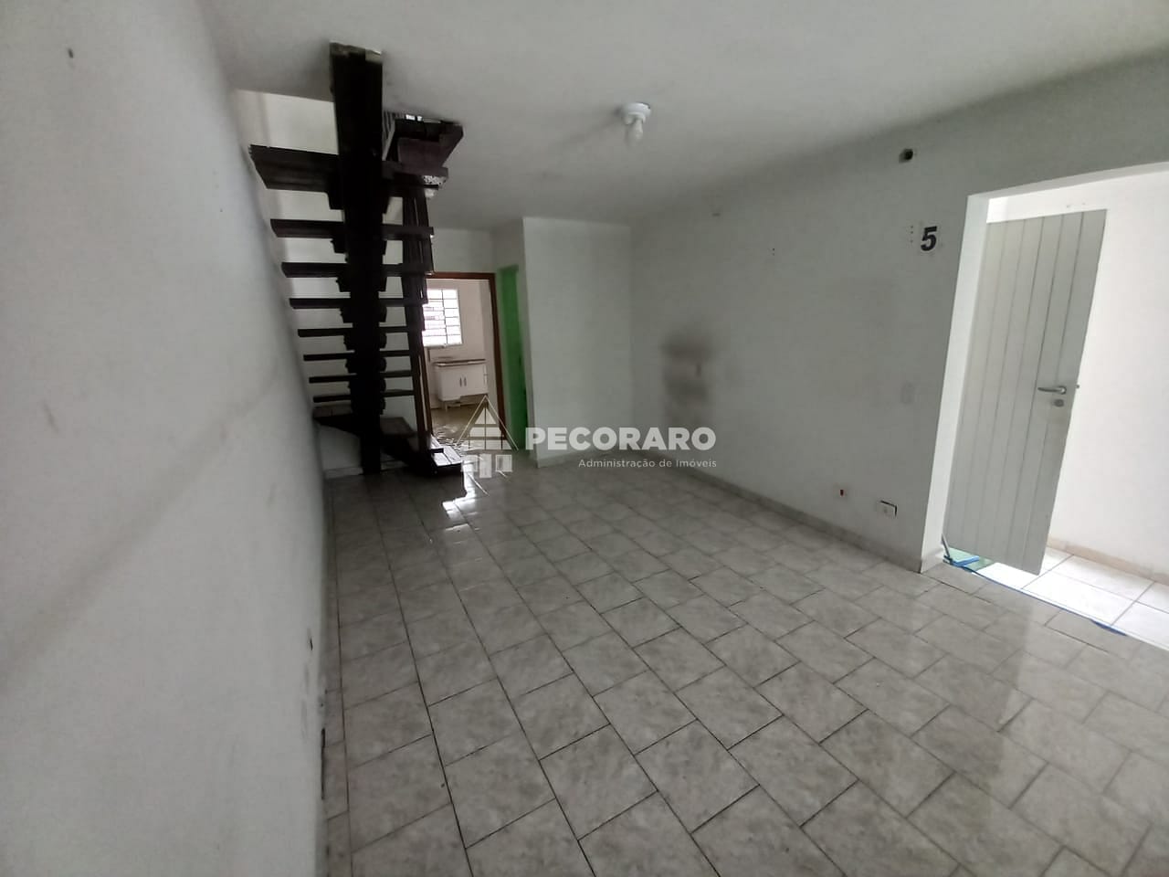 Casa para alugar com 2 quartos, 101m² - Foto 10