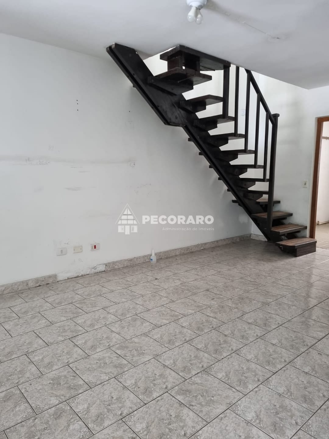Casa para alugar com 2 quartos, 101m² - Foto 11