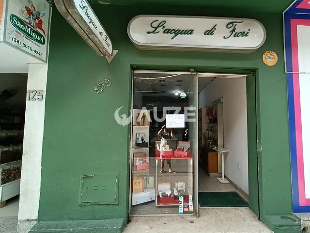 Loja com 40m², à venda ou para alugar, no bairro Centro em Montes Claros