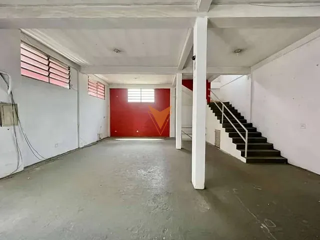 Loja com 240m², para alugar, no bairro Jardim Bonfiglioli em São Paulo