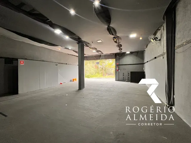 Loja com 100m², para alugar, no bairro Barreiro em Mairiporã