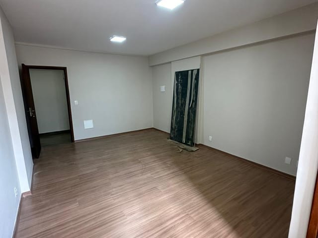 Sala à venda, no bairro Centro em Petrópolis