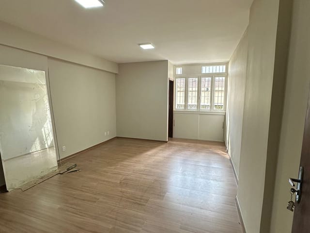 Sala à venda, no bairro Centro em Petrópolis