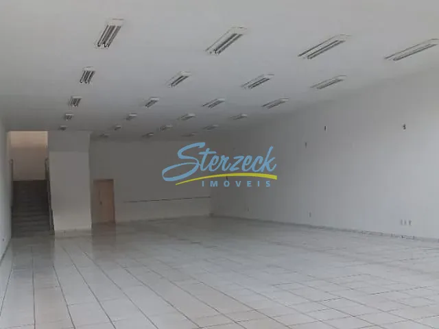 Loja com 526m², à venda, no bairro Centro em Vinhedo