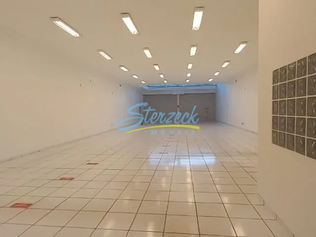 Loja com 526m², à venda, no bairro Centro em Vinhedo