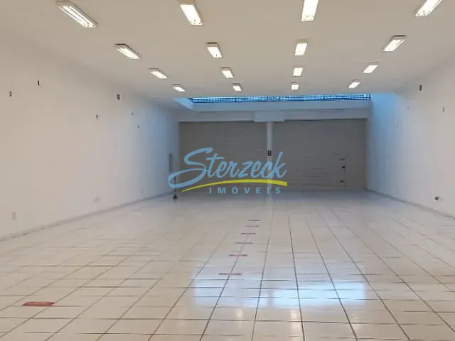 Loja com 526m², à venda, no bairro Centro em Vinhedo
