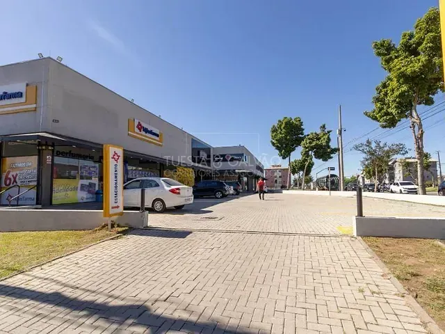 Loja com 86m², para alugar, no bairro Sítio Cercado em Curitiba